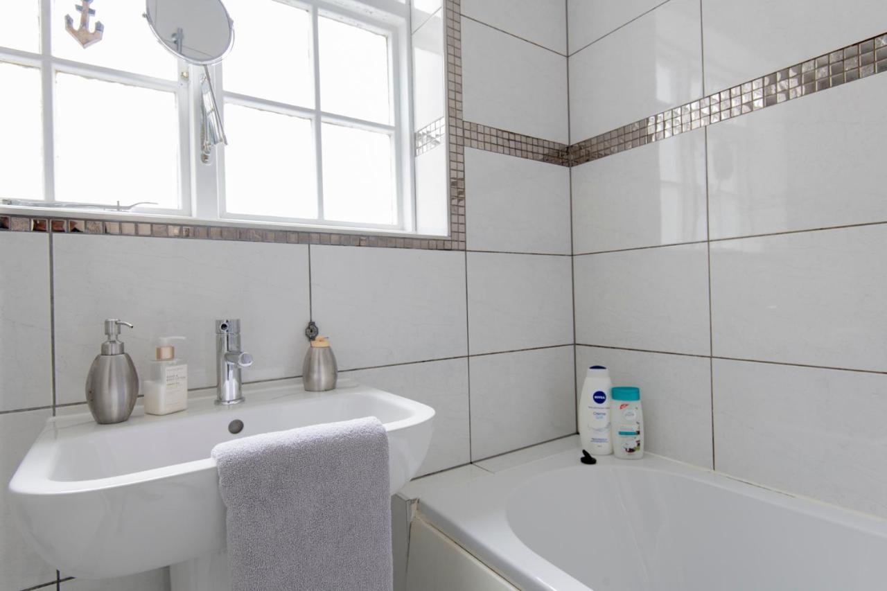 Fantastic 3 Bed Brighton House- Sleeps 6- Superfast Wifi And Garage Apartment Ngoại thất bức ảnh